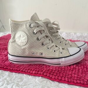 CONVERSE CHUCK TAYLOR HIGH TOP SNAKE SKIN WHITE CREAM.